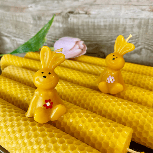 Maľovaný zajko s kvetinkami